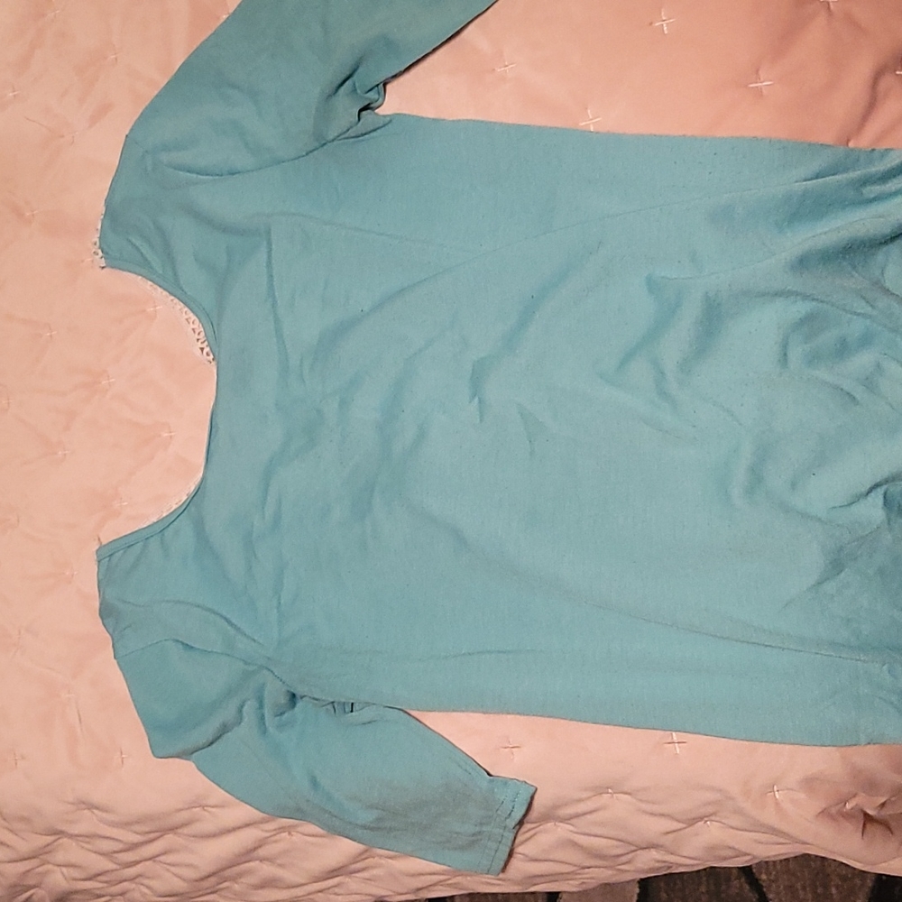 #22) Mint green shirt